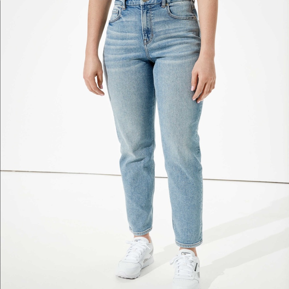 AE Curvy Mom Jeans Size 2